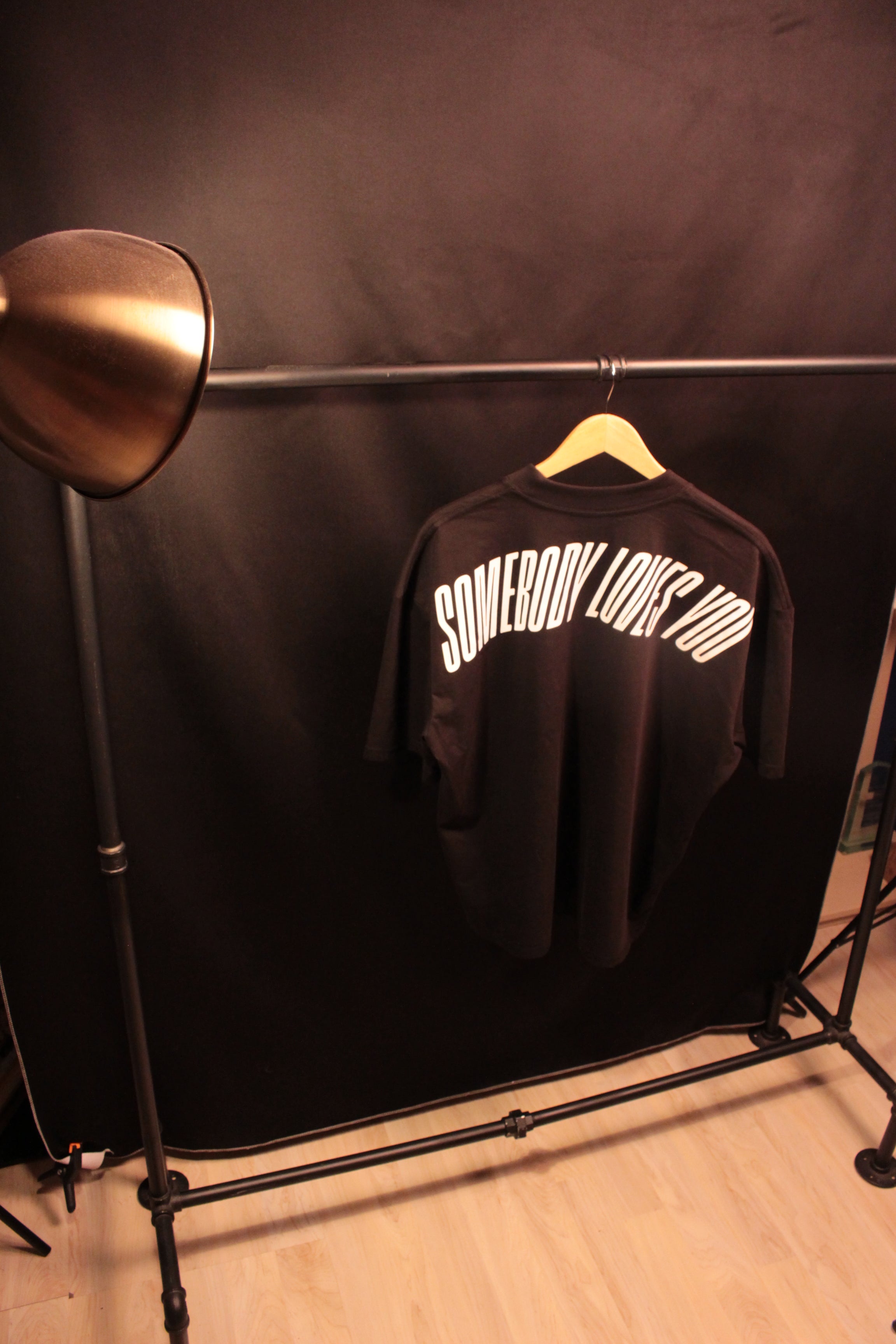 Somebody loves you Tee