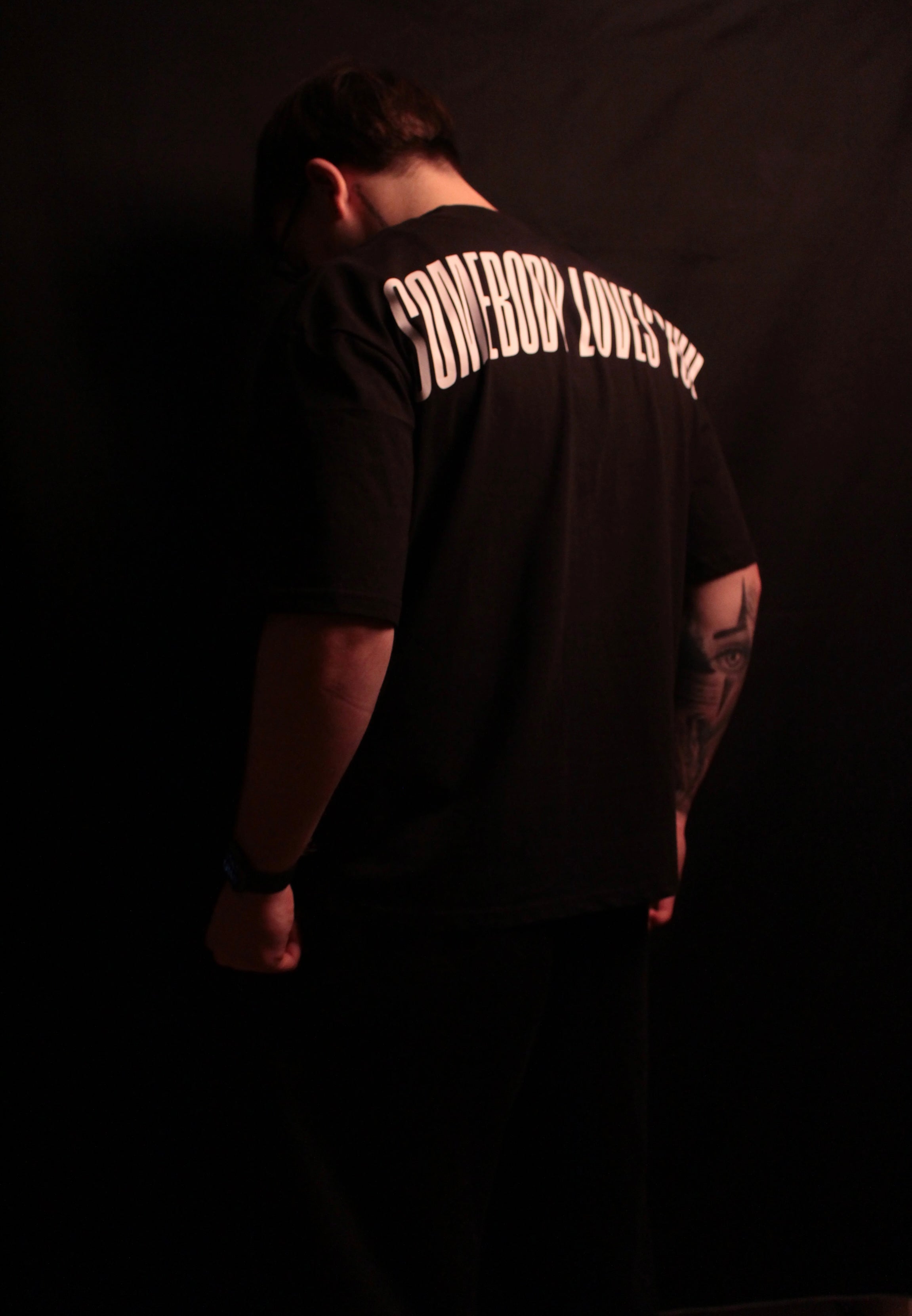 Somebody loves you Tee