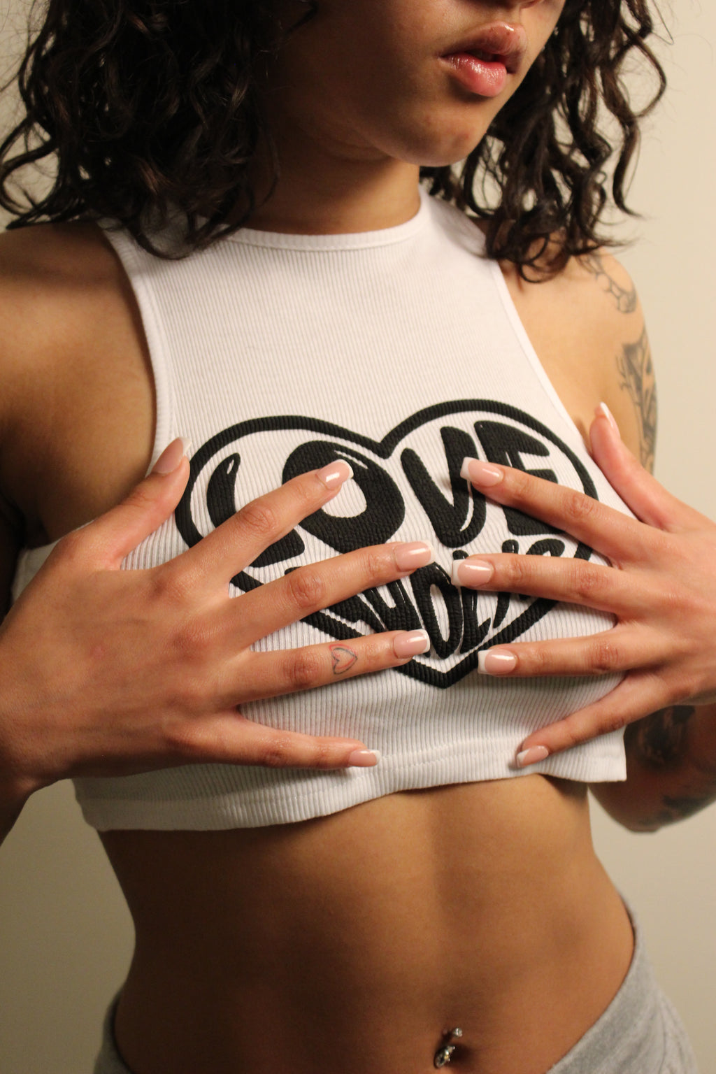 WOMENS LOVEAHOLIC CROP TOP VEST